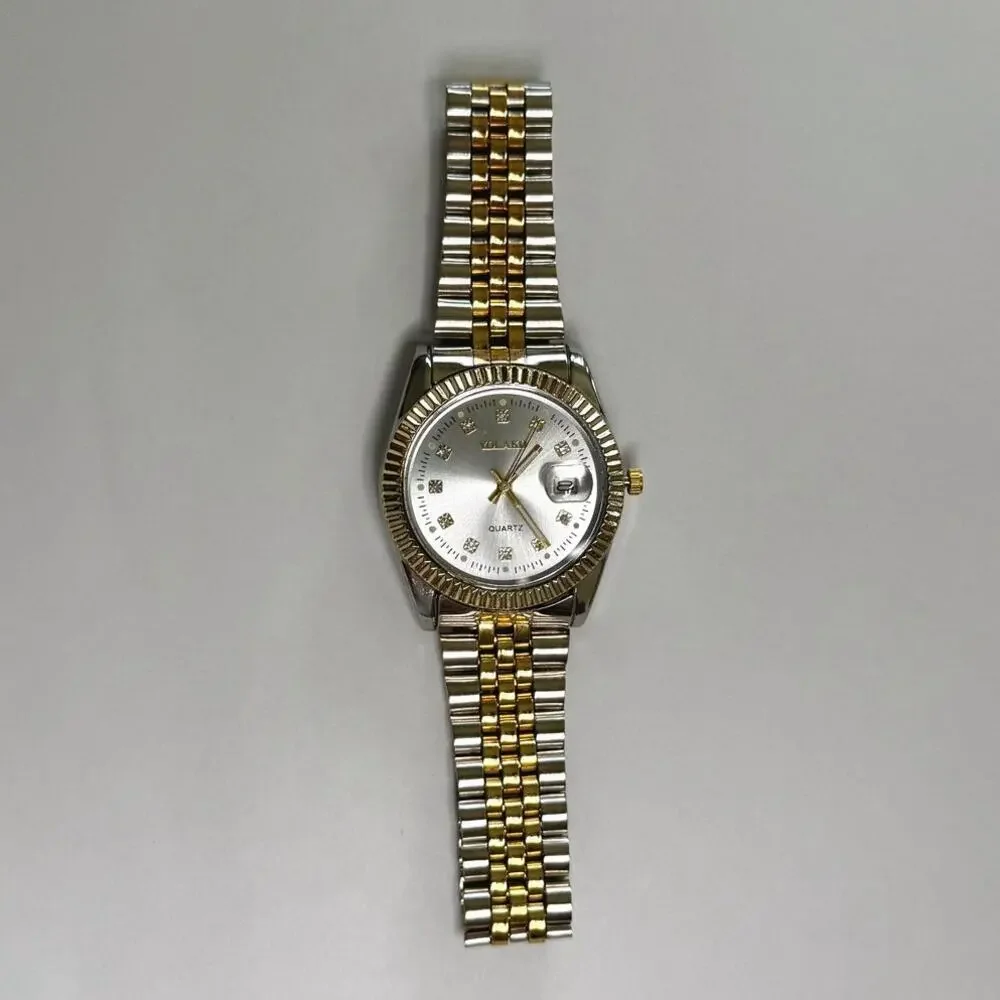 Y2K Gold Silver Quartz Watch with Patterned Dial Date Window Unisex 8.5